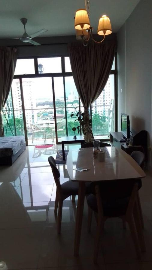 11-Modern Homestay Palazio Lake View Mount Austin Palazio Near Aeon Themepark Toppen Ikea 新山 外观 照片